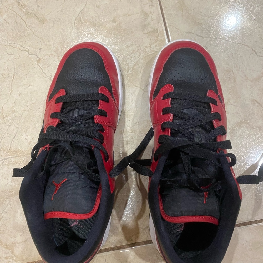 Jordan 1 lows -Kids Red and Black Sneakers - Picture 7 of 7